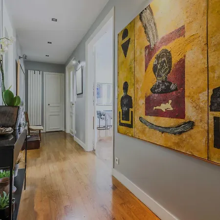 Serein Appt With Balcony - 3bd 5p - Canal St Martin Apartment