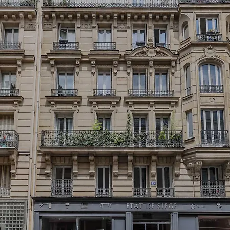 Serein Appt With Balcony - 3bd 5p - Canal St Martin Paris