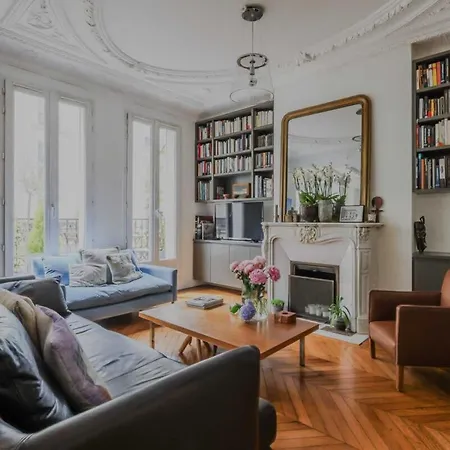 Serein Appt With Balcony - 3bd 5p - Canal St Martin Paris