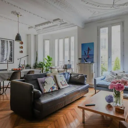 Serein Appt With Balcony - 3bd 5p - Canal St Martin